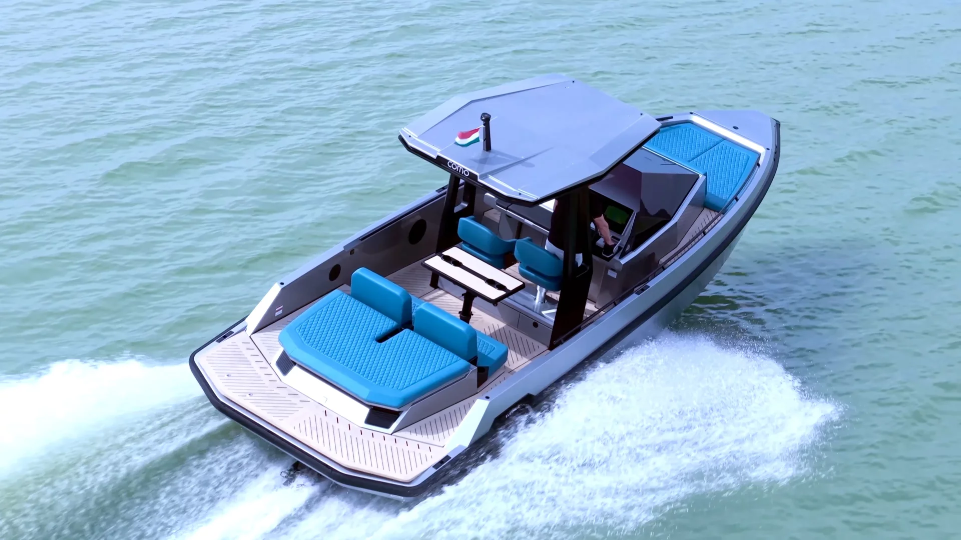 Como 28 Cabin design